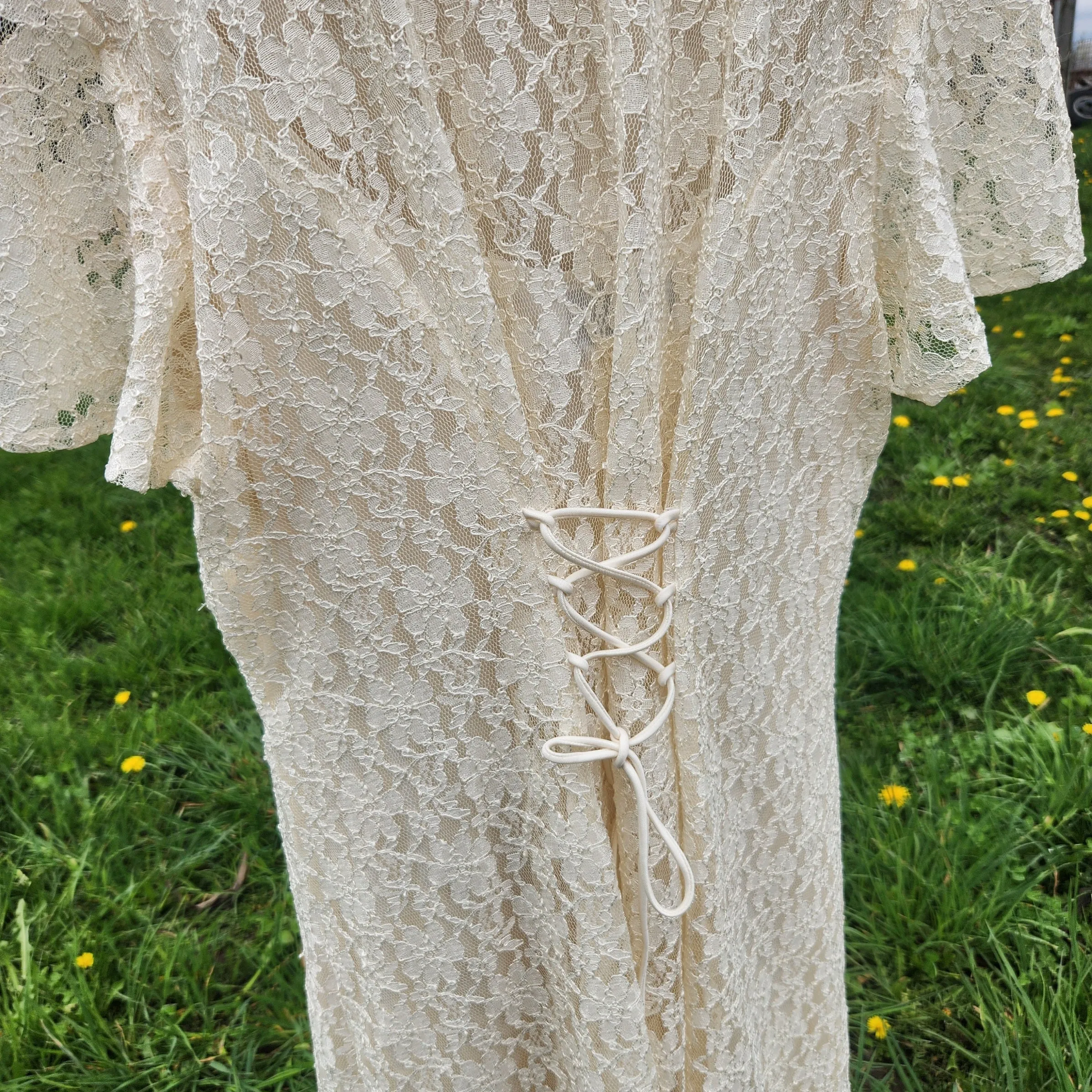 1990s ivory lace corset back romantic flowy sleeves fully lined wedding prom