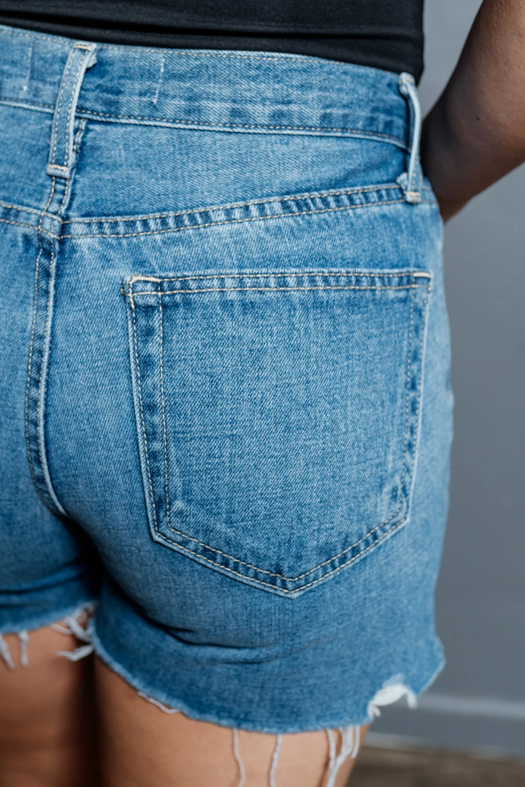 Semi-Distressed Mom Short