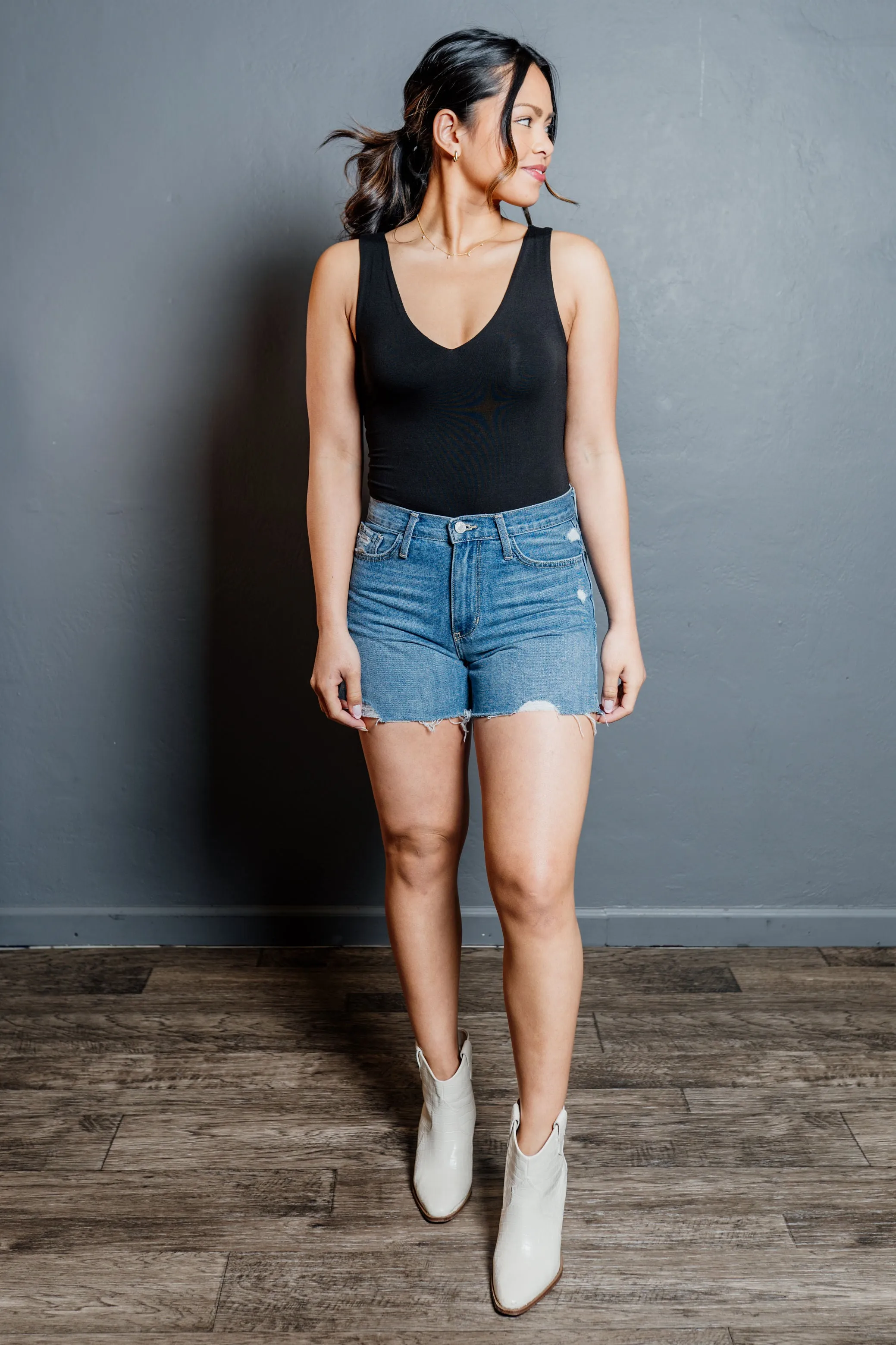 Semi-Distressed Mom Short