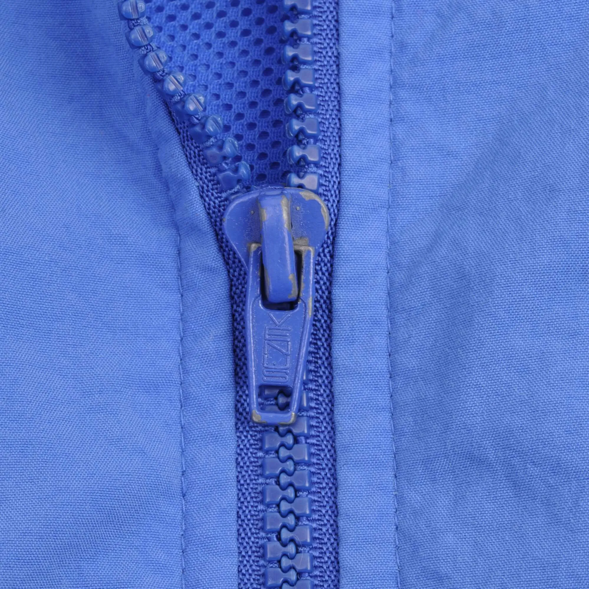 VINTAGE NIKE SWOOSH BLUE WINDBREAKER JACKET 1980S SIZE MEDIUM
